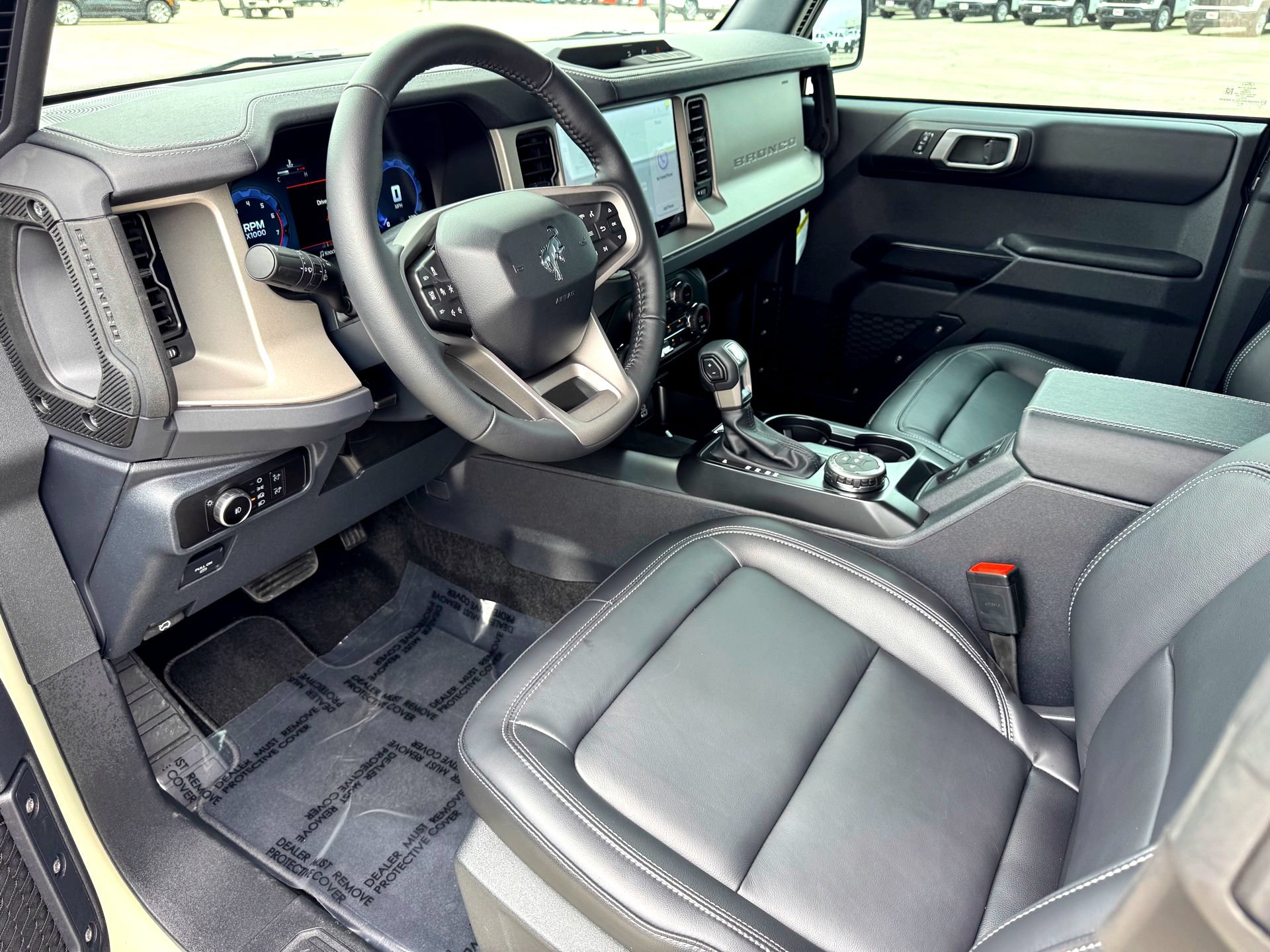 Used 2026 Ford Bronco Outer Banks AWD/4WD image 12