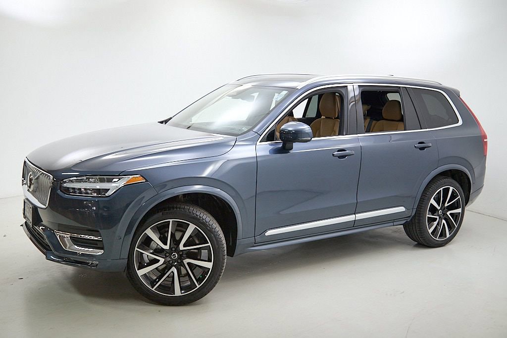 Certified 2024 Volvo XC90 B6 Ultimate w/ Lounge Package image 3