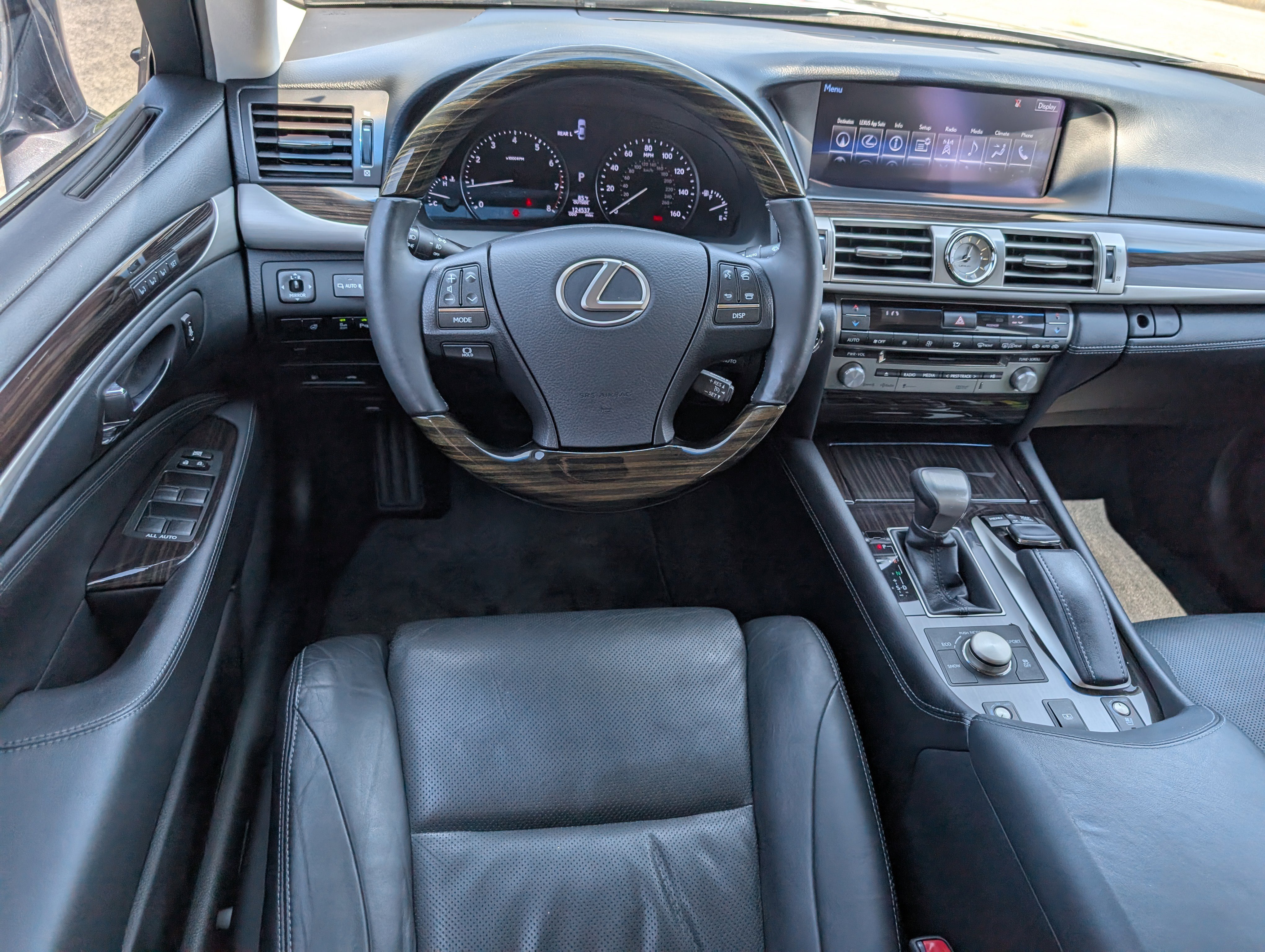 Used 2015 Lexus LS 460 image 8