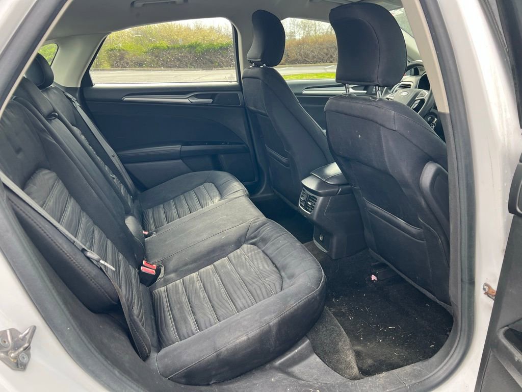 Used 2016 Ford Fusion SE image 10