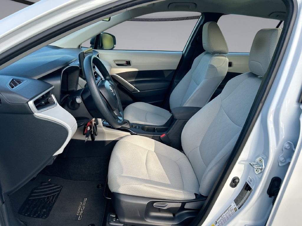 Certified 2025 Toyota Corolla Cross L FWD image 11