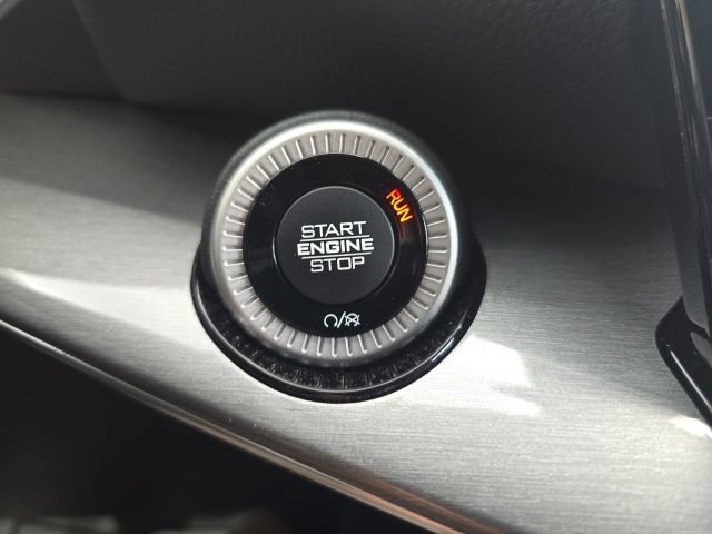 Used 2022 Jeep Wagoneer Series I AWD/4WD image 17