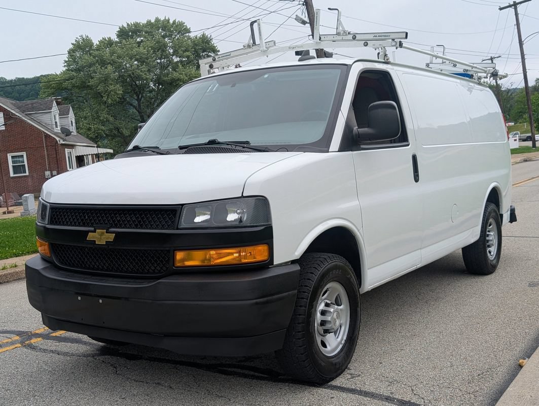 Used 2019 Chevrolet Express 2500 w/ Driver Convenience Package RWD image 10