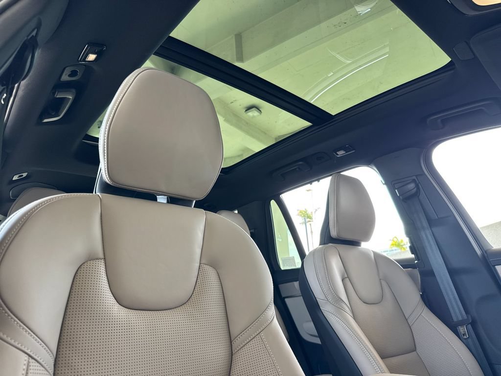 New 2026 Volvo XC90 T8 Ultra w/ Protection Package Premier AWD/4WD image 17