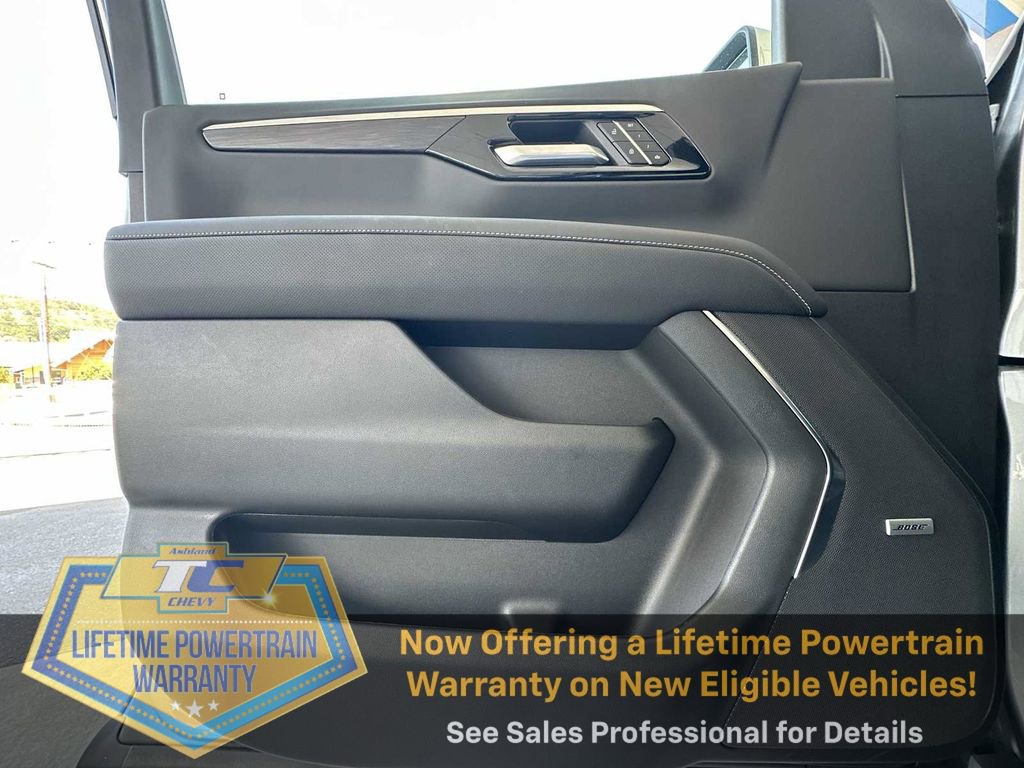 New 2025 Chevrolet Suburban Premier image 22