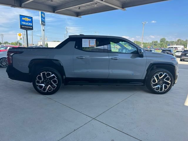 Used 2025 Chevrolet Silverado EV RST AWD/4WD image 7