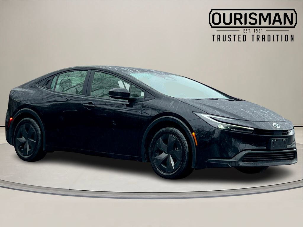 Used 2024 Toyota Prius LE image 1