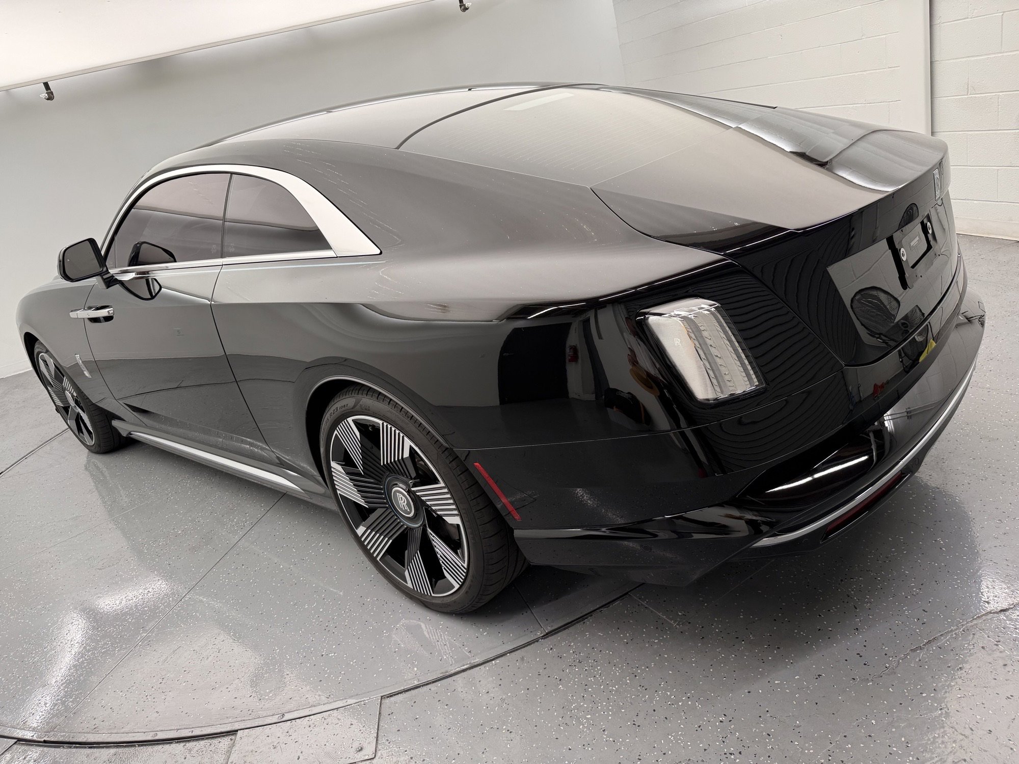 Used 2024 Rolls-Royce Spectre w/ Spectre Launch Package image 4