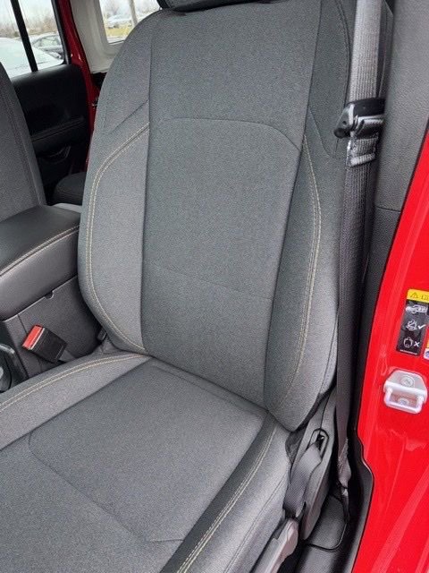 Used 2025 Jeep Wrangler Sahara 4xe image 8