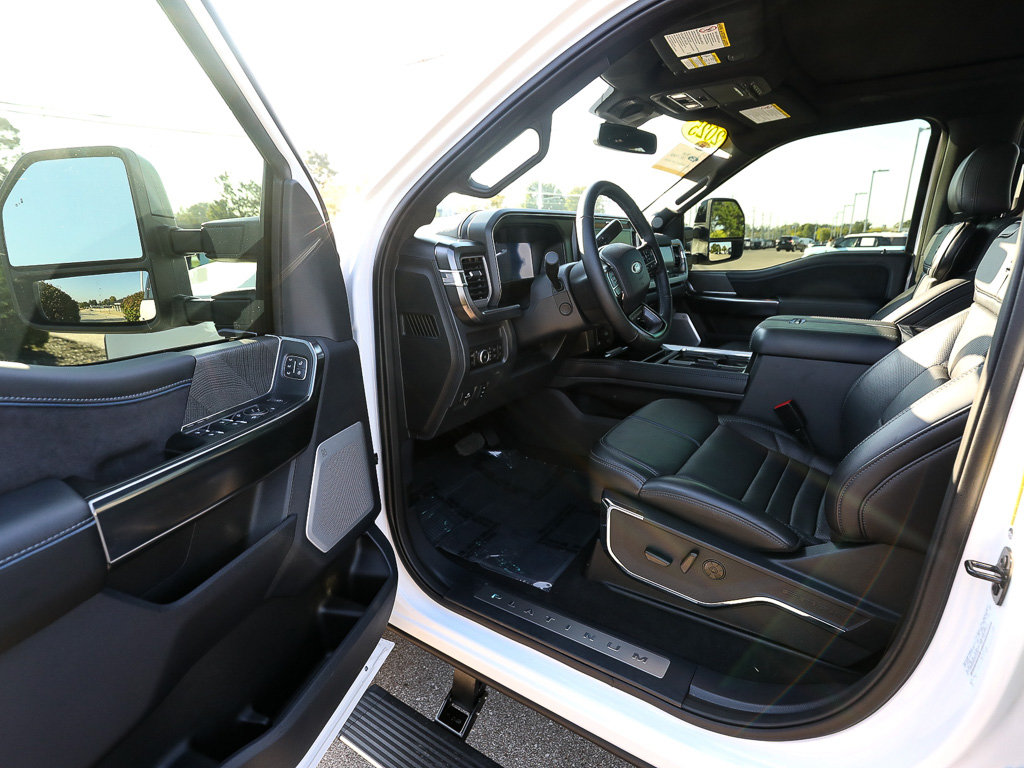 Certified 2025 Ford F250 Platinum AWD/4WD image 11