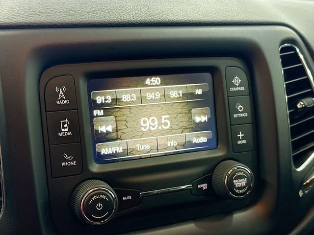 Used 2018 Jeep Compass Latitude w/ Cold Weather Group AWD/4WD image 15