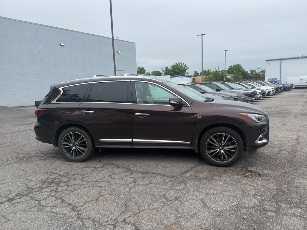 Used 2019 INFINITI QX60 Luxe w/ Sensory Package AWD/4WD image 2