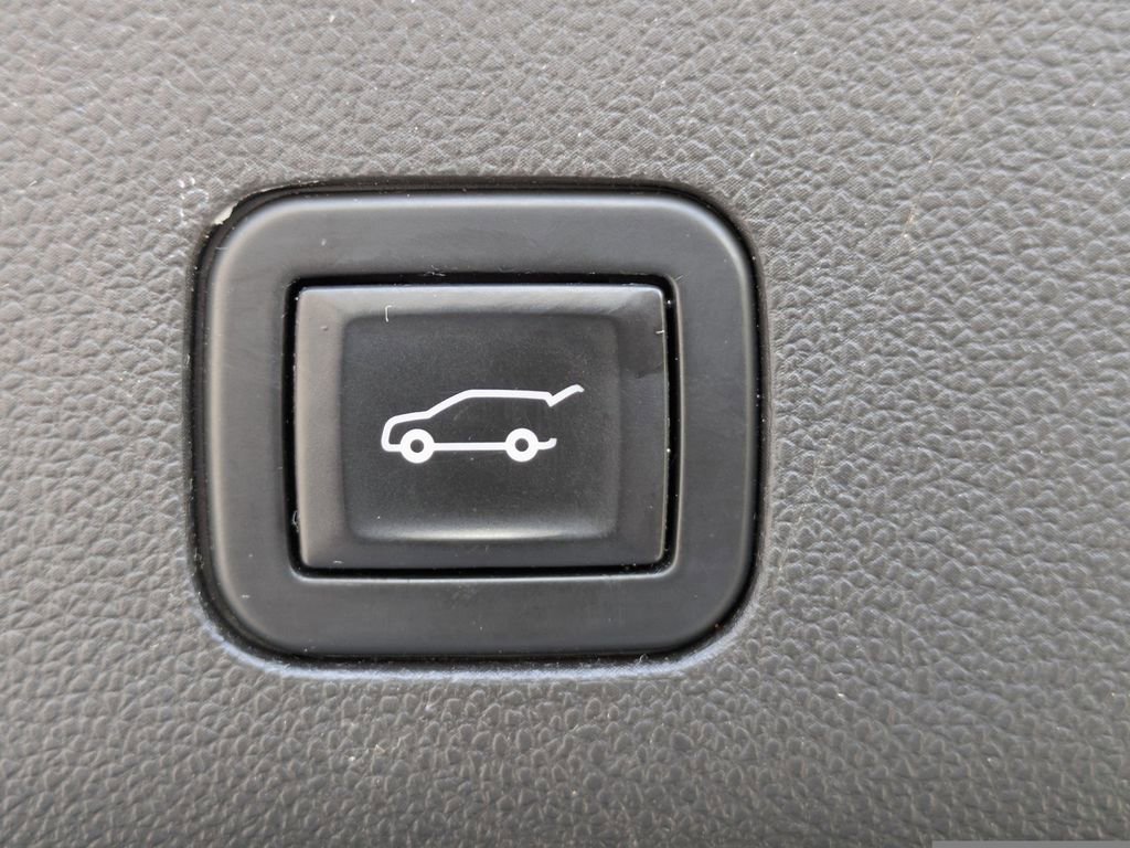 Used 2021 Cadillac Escalade Sport w/ Driver Assist Tech Package image 15