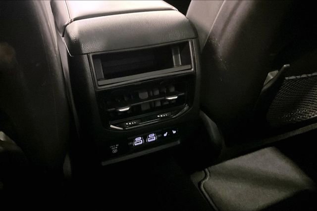 Used 2023 Jeep Grand Cherokee Limited w/ Luxury Tech Group II image 10