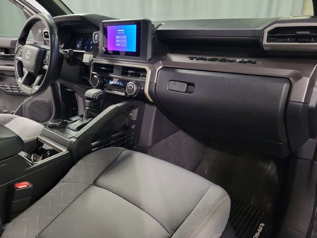 Used 2025 Toyota Tacoma SR5 AWD/4WD image 35