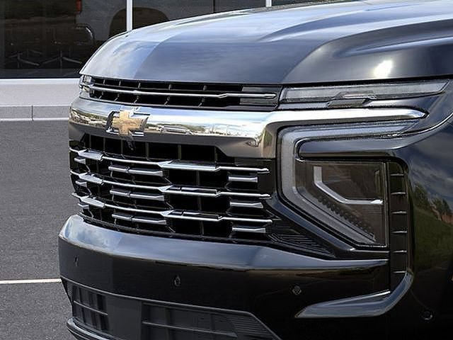 New 2026 Chevrolet Suburban Premier w/ Sun And Tow Package AWD/4WD image 17