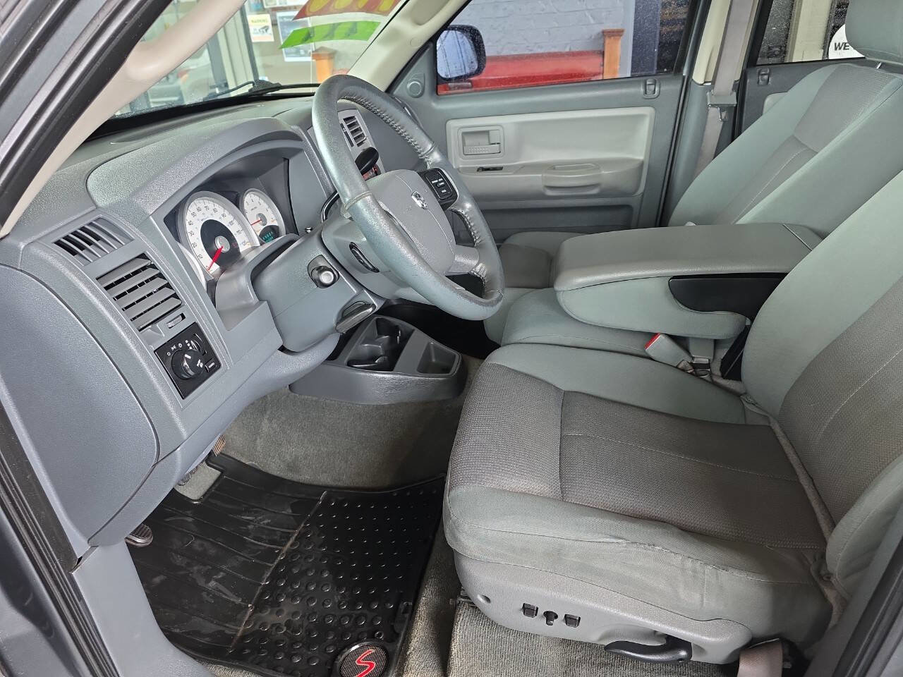 Used 2005 Dodge Dakota SLT image 33