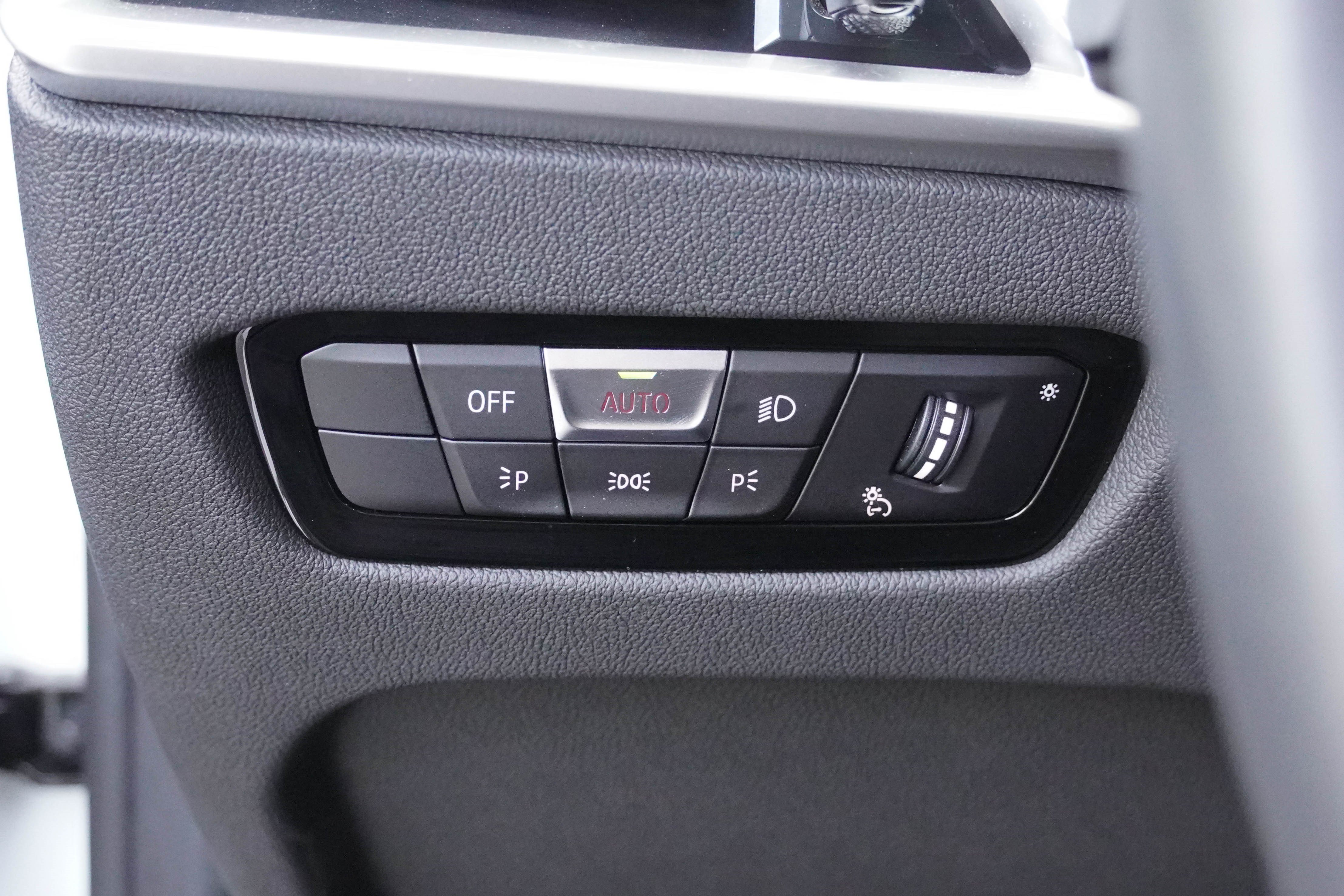 Used 2025 BMW 330i Sedan RWD image 16