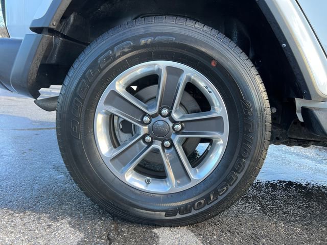 Used 2022 Jeep Wrangler Unlimited Sahara AWD/4WD image 14