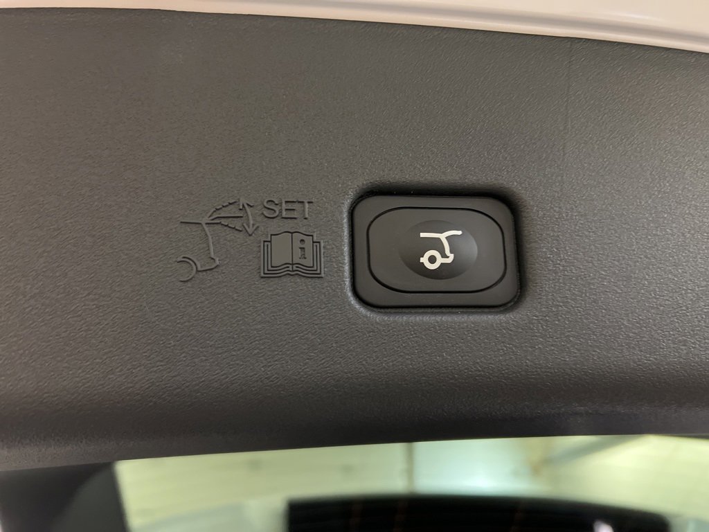 Used 2025 Lincoln Nautilus Premier w/ Equipment Group 102A image 38