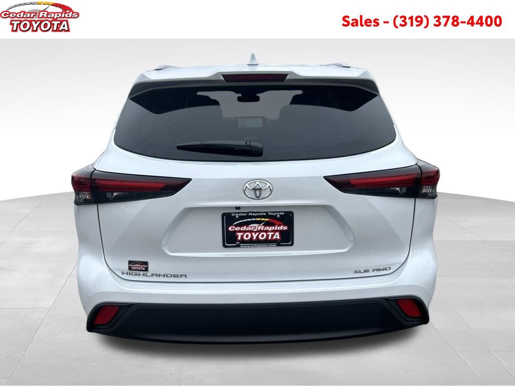 New 2026 Toyota Highlander XLE image 4