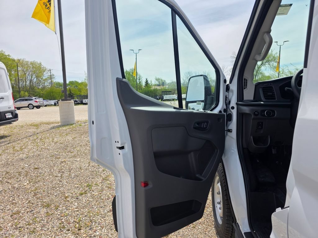 New 2026 Ford Transit 250 148 Medium Roof w/ Load Area Protection Package RWD image 10