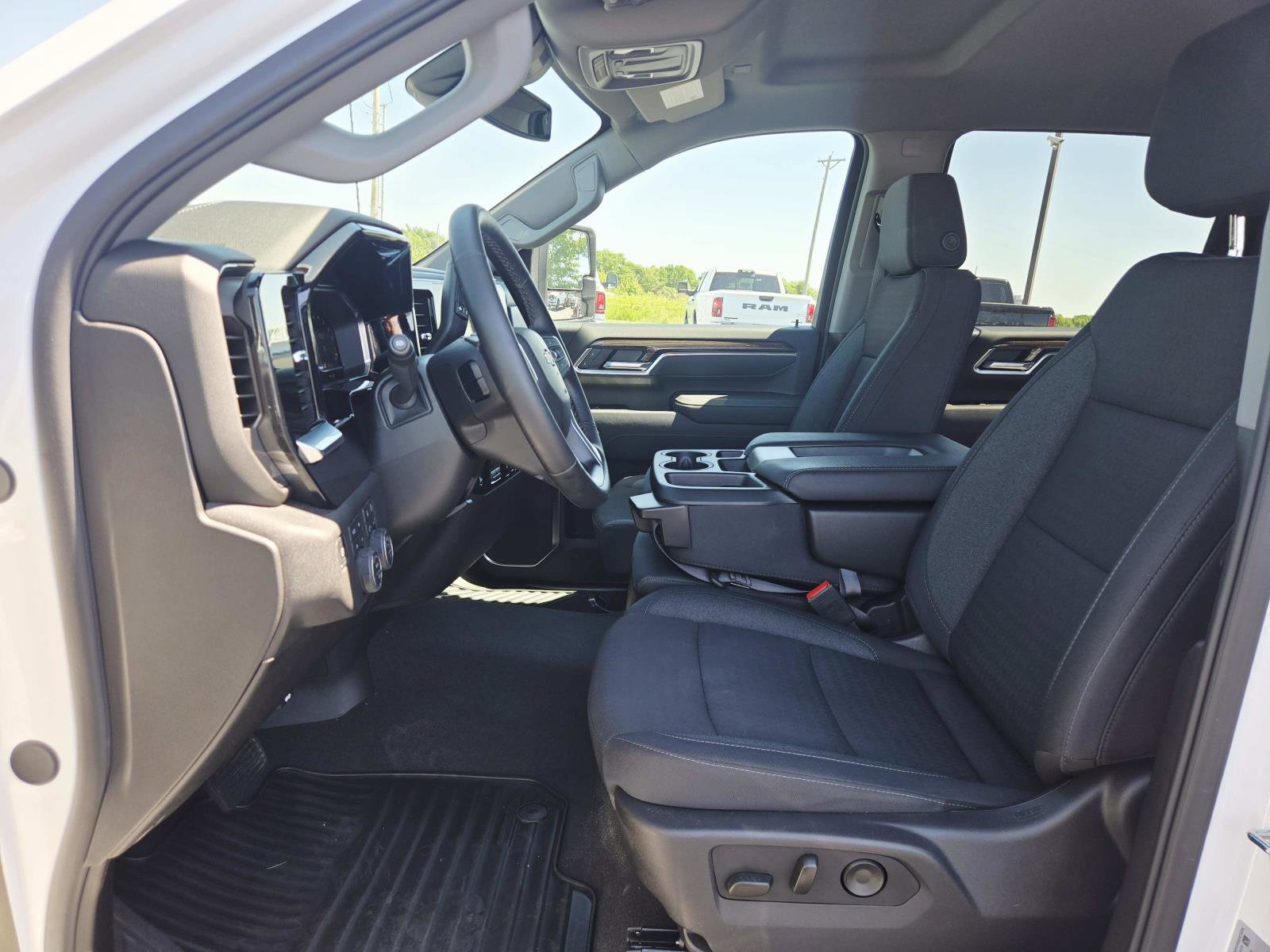Used 2025 Chevrolet Silverado 2500 LT w/ All Star Edition AWD/4WD image 12