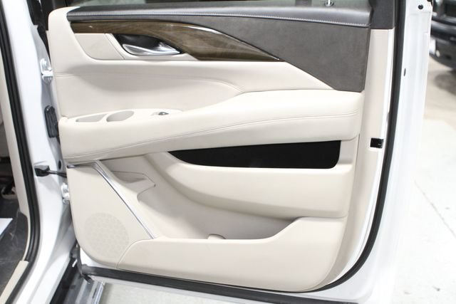 Used 2018 Cadillac Escalade ESV Luxury AWD/4WD image 27