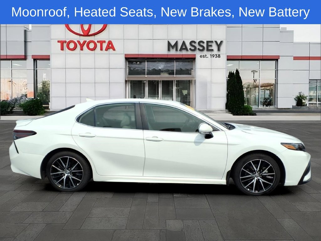 Used 2024 Toyota Camry SE w/ Cold Weather Package FWD image 3