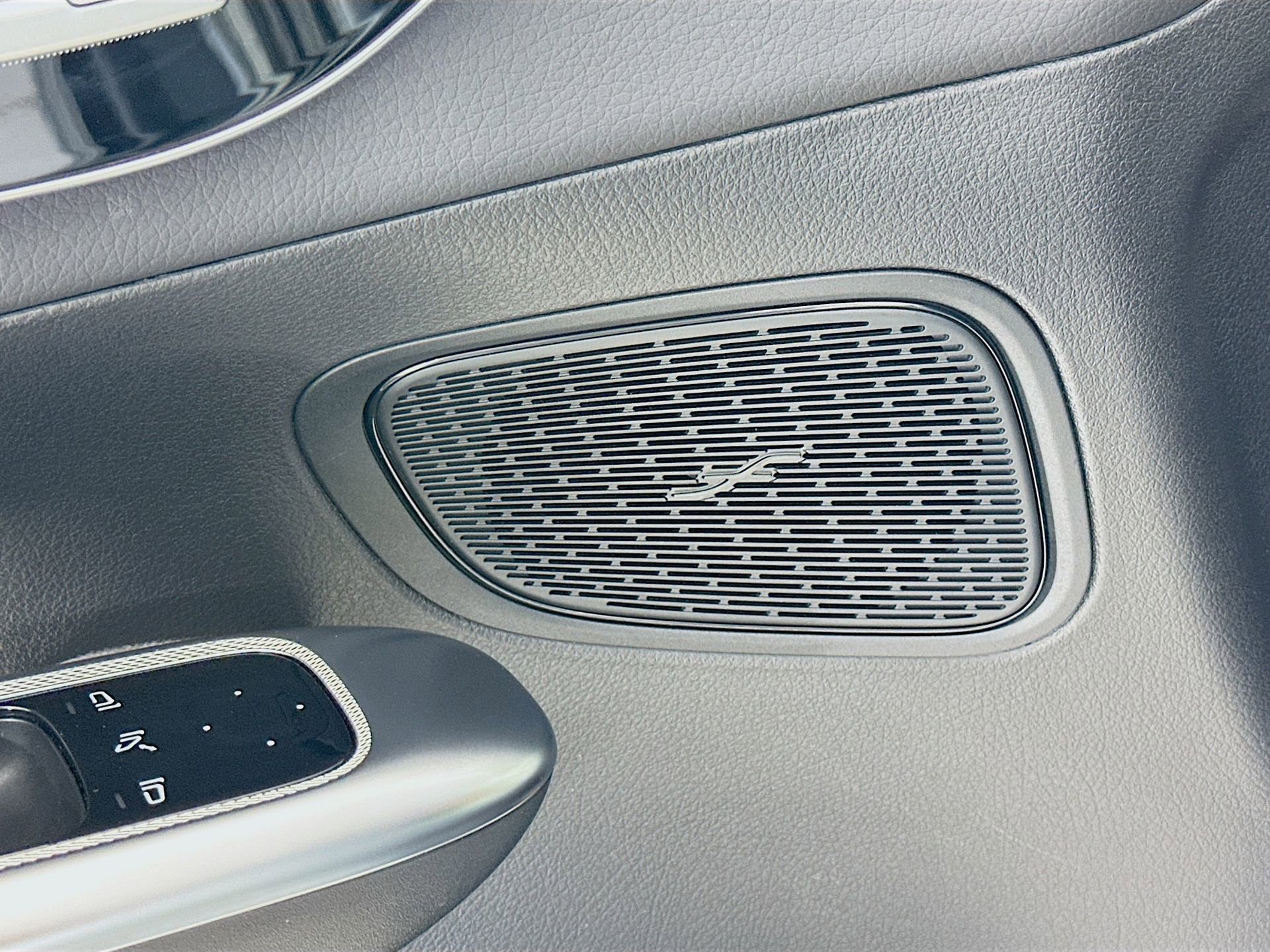 Certified 2025 Mercedes-Benz GLC 300 4MATIC image 19