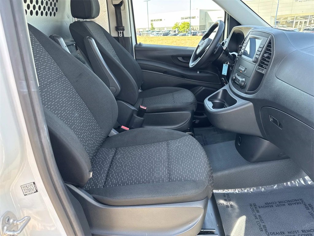 Used 2023 Mercedes-Benz Metris image 10