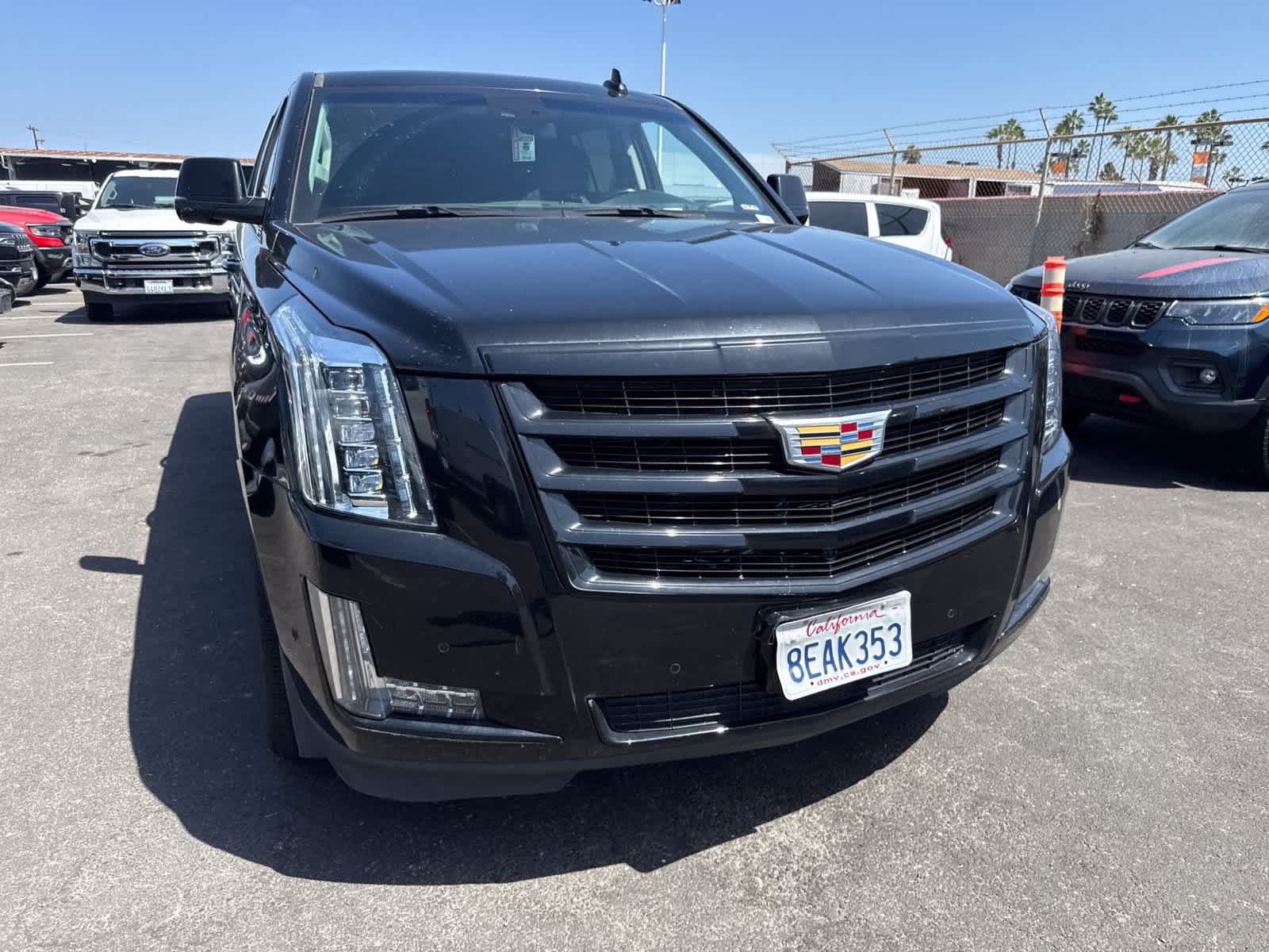 Used 2018 Cadillac Escalade ESV Premium Luxury RWD image 5