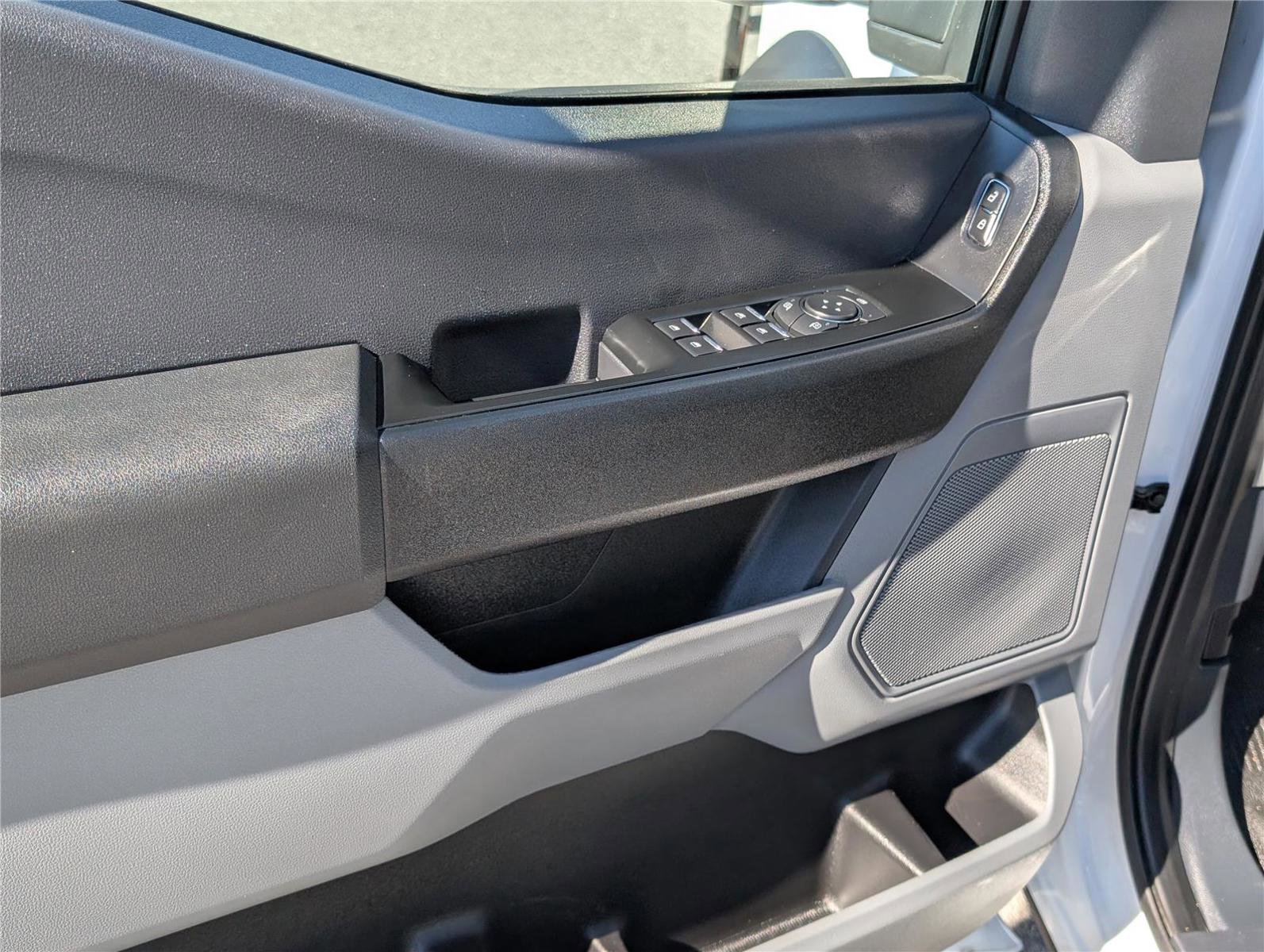 Used 2024 Ford F550 4x4 Crew Cab Super Duty image 18