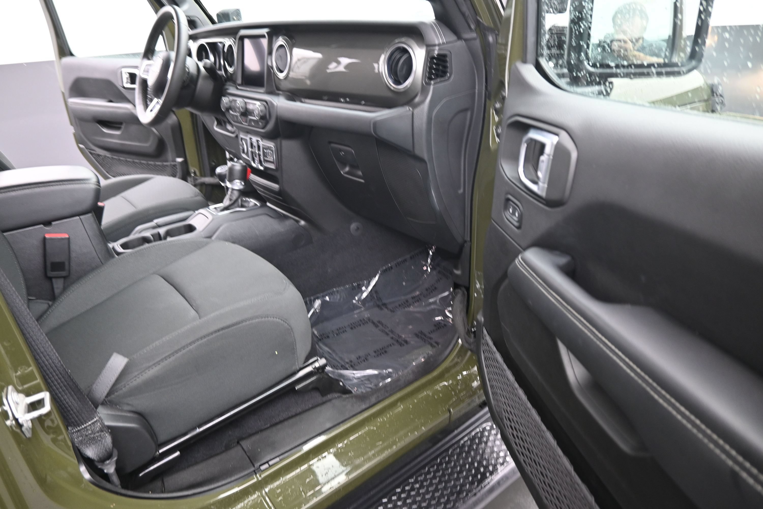 Used 2023 Jeep Gladiator Overland AWD/4WD image 21
