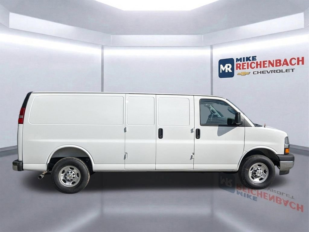 New 2025 Chevrolet Express 3500 Extended w/ Driver Convenience Package image 4