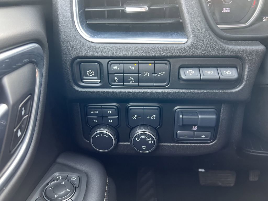 Certified 2021 Chevrolet Tahoe Premier w/ Premium Package AWD/4WD image 21