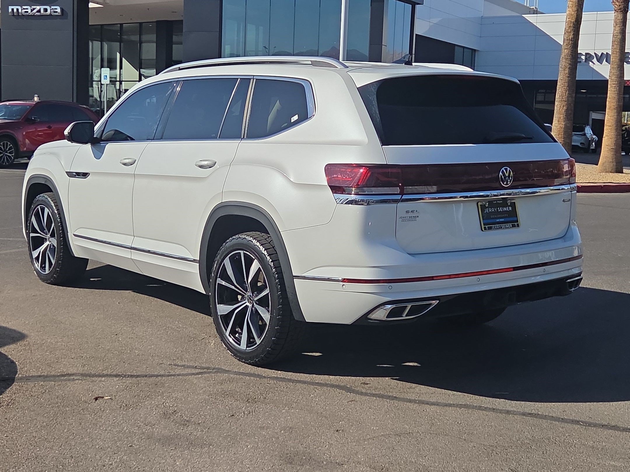 Used 2024 Volkswagen Atlas SEL Premium R-Line AWD/4WD image 3