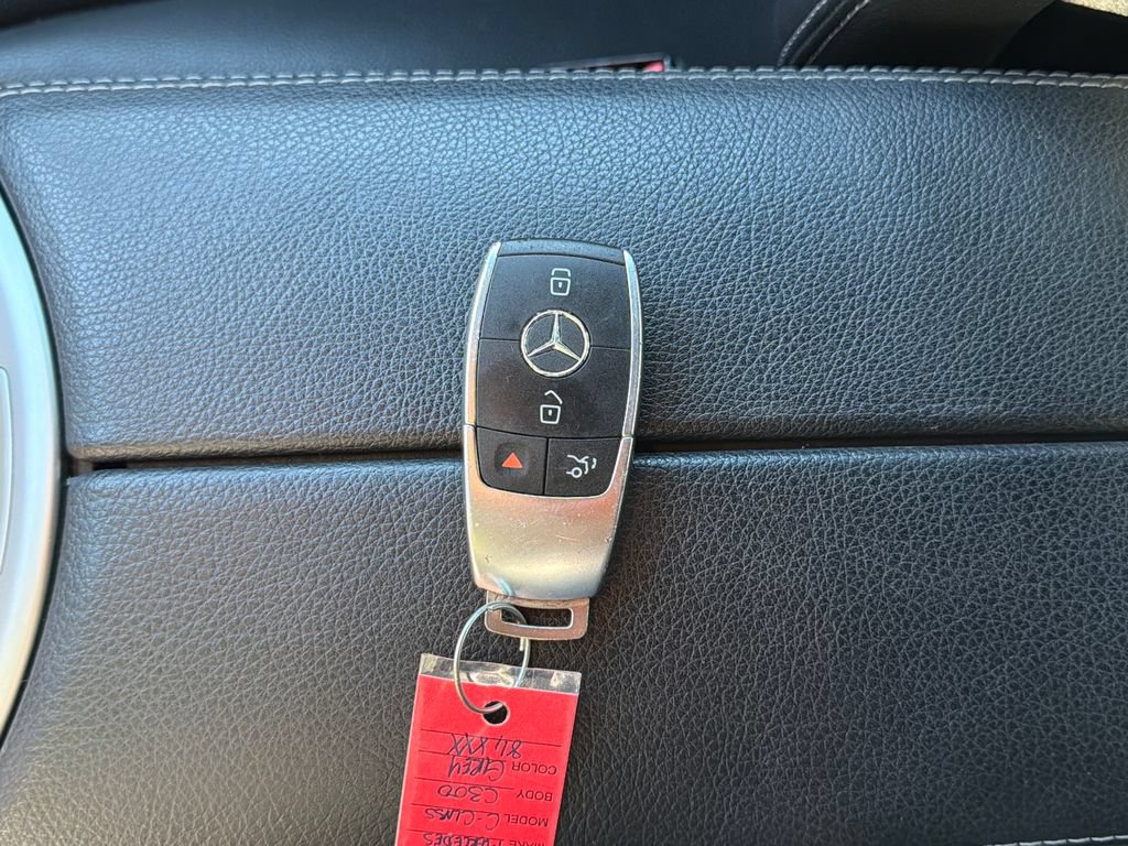 Used 2019 Mercedes-Benz C 300 4MATIC Sedan image 23