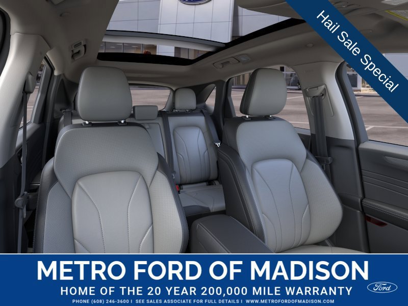 New 2025 Ford Escape SE w/ PHEV Premium Package FWD image 11