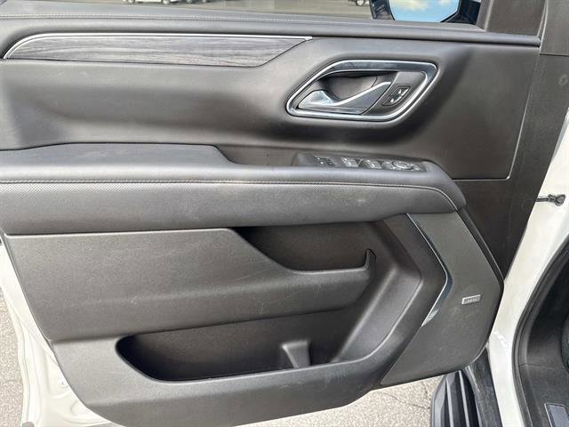 Used 2022 GMC Yukon XL SLT w/ SLT Luxury Package image 14