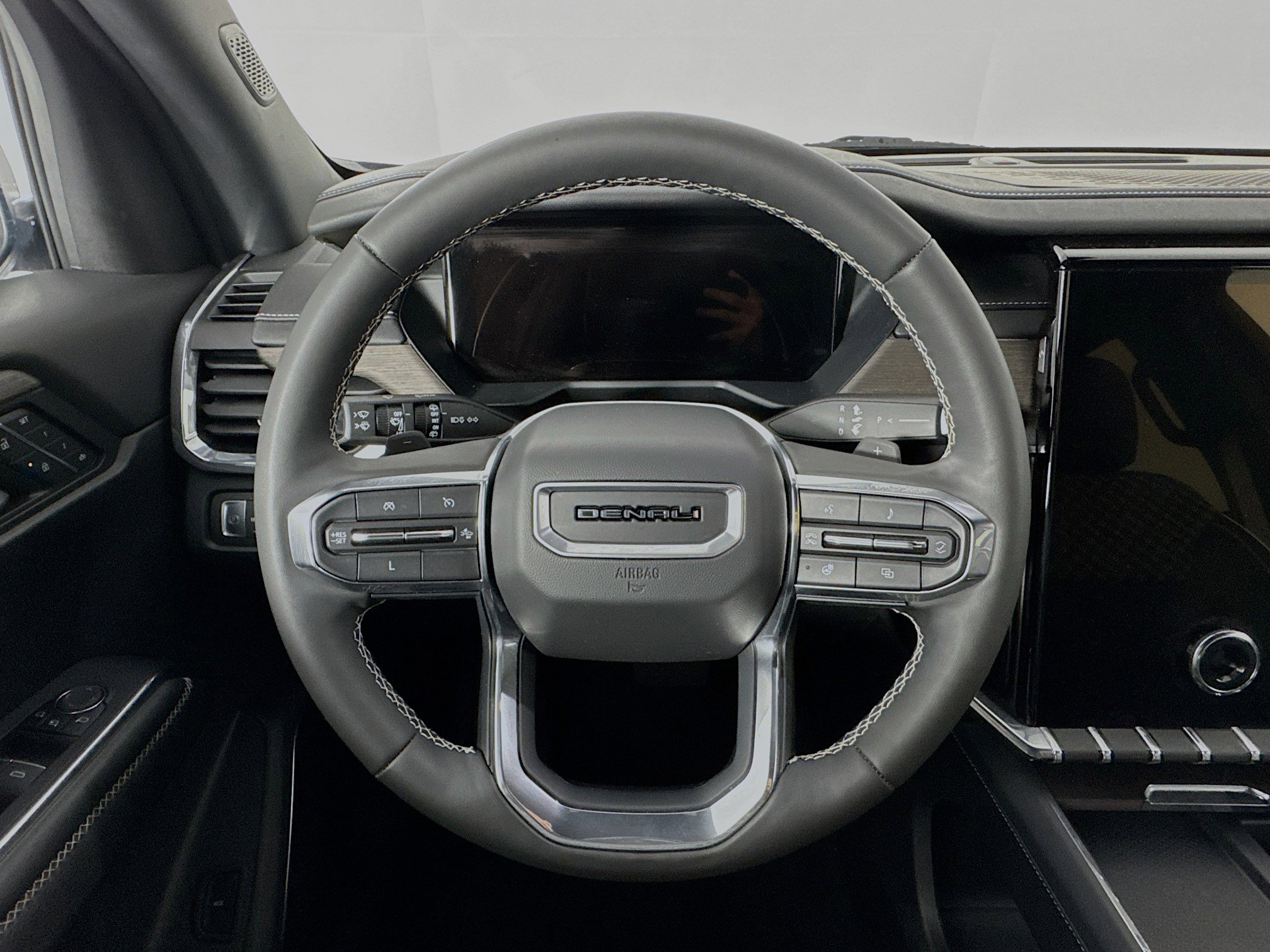 Used 2024 GMC Acadia Denali image 11