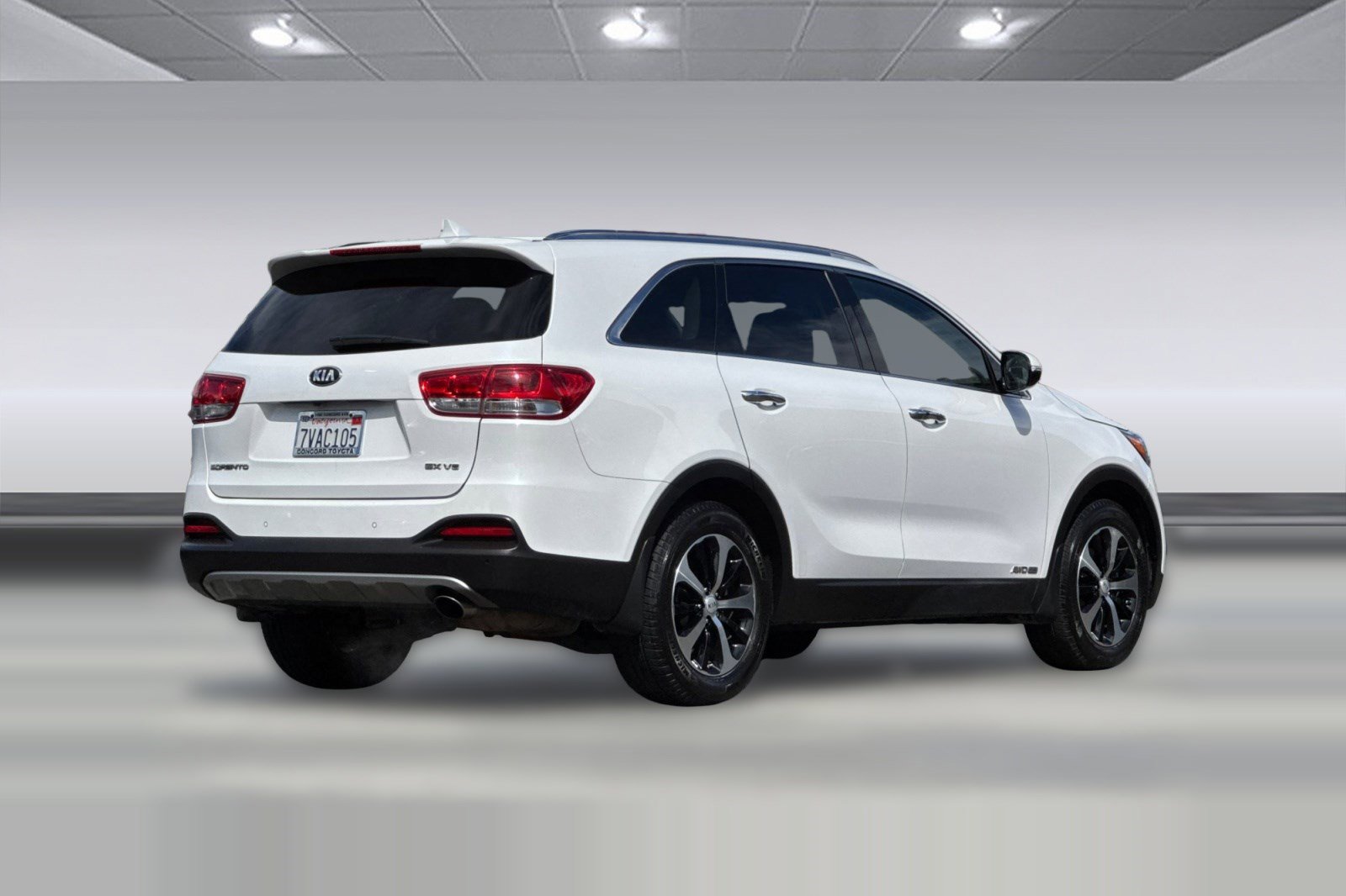 Used 2017 Kia Sorento EX w/ EX Advanced Touring Package image 3