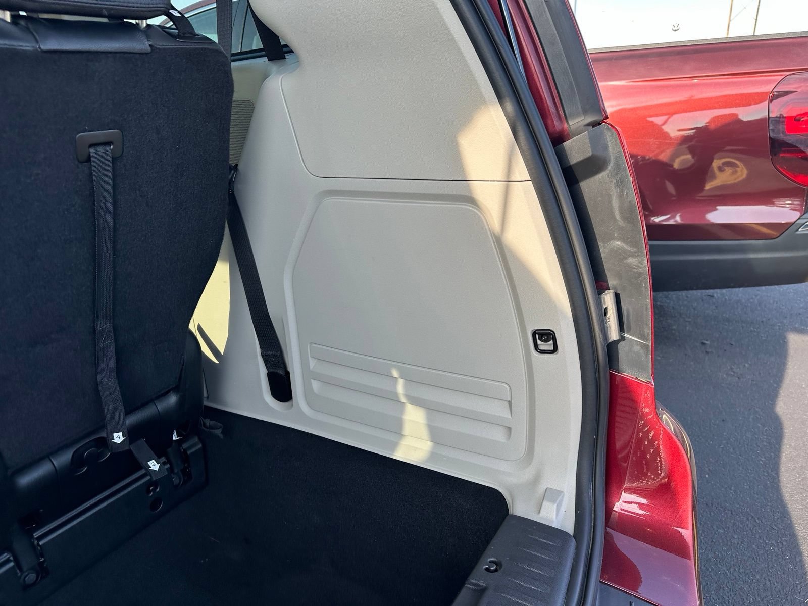 Used 2020 Dodge Grand Caravan SXT w/ Driver Convenience Group FWD image 35
