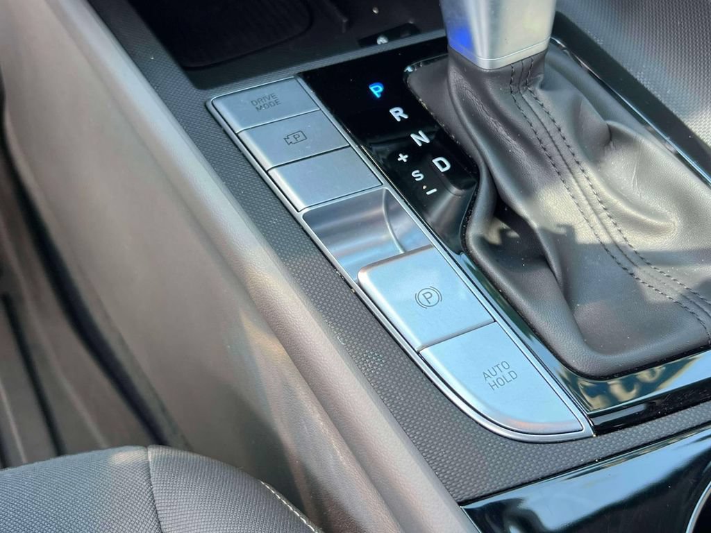 Certified 2025 Hyundai Elantra SEL FWD image 29
