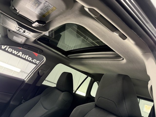 Used 2021 Toyota RAV4 XLE image 18