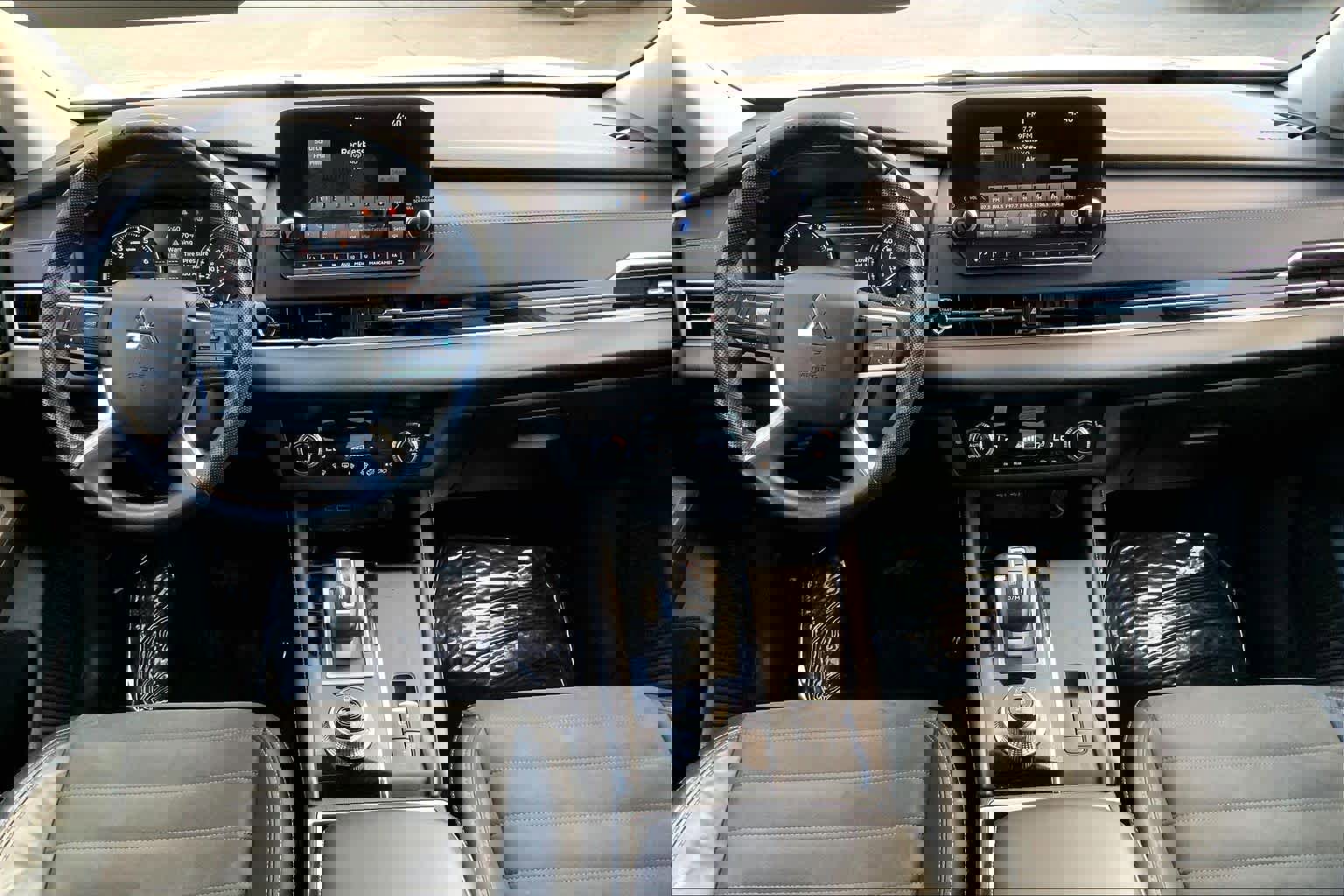 Used 2023 Mitsubishi Outlander SE image 15