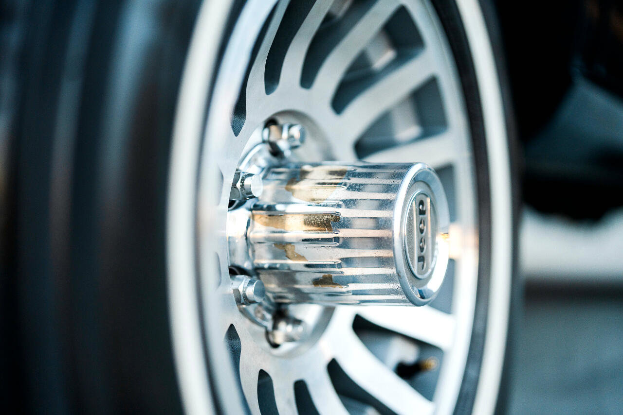 Used 1987 Jeep Grand Wagoneer image 41