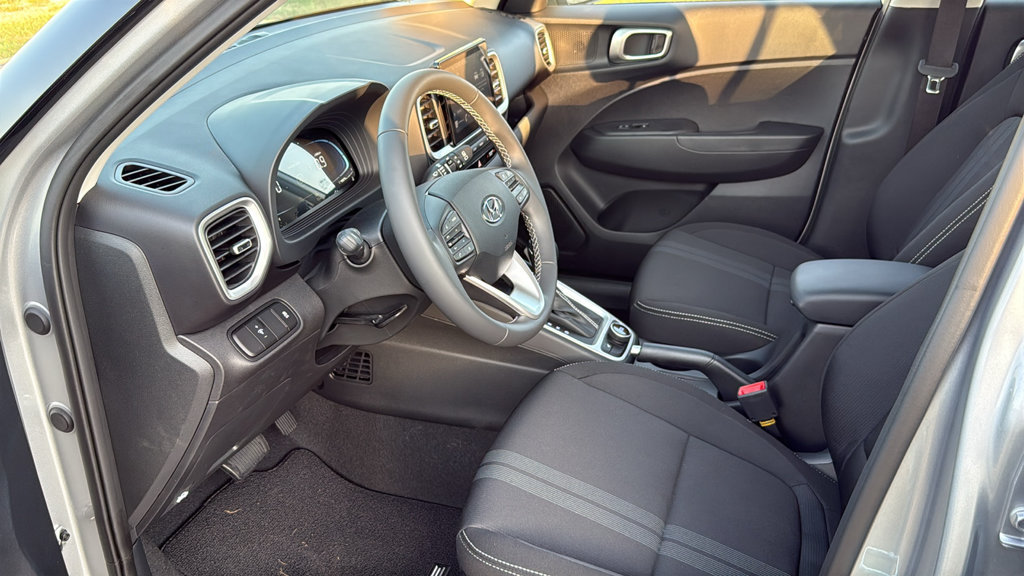 New 2026 Hyundai Venue SEL FWD image 25