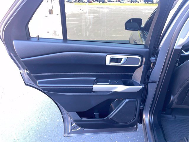 Used 2021 Ford Explorer XLT w/ Equipment Group 202A AWD/4WD image 64