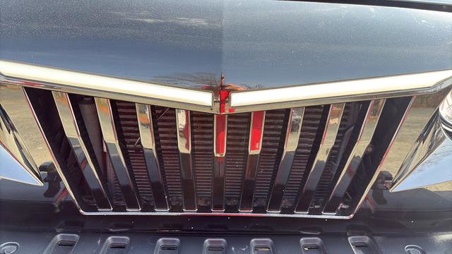 Used 2017 Jeep Wrangler Unlimited Rubicon w/ Connectivity Group image 9